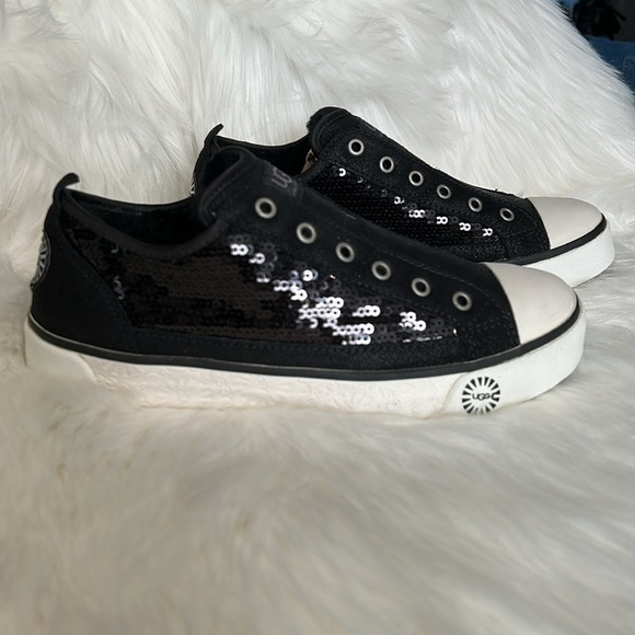 UGG Shearling Lined Sneakers NEW IN BOX - Picture 4 of 12